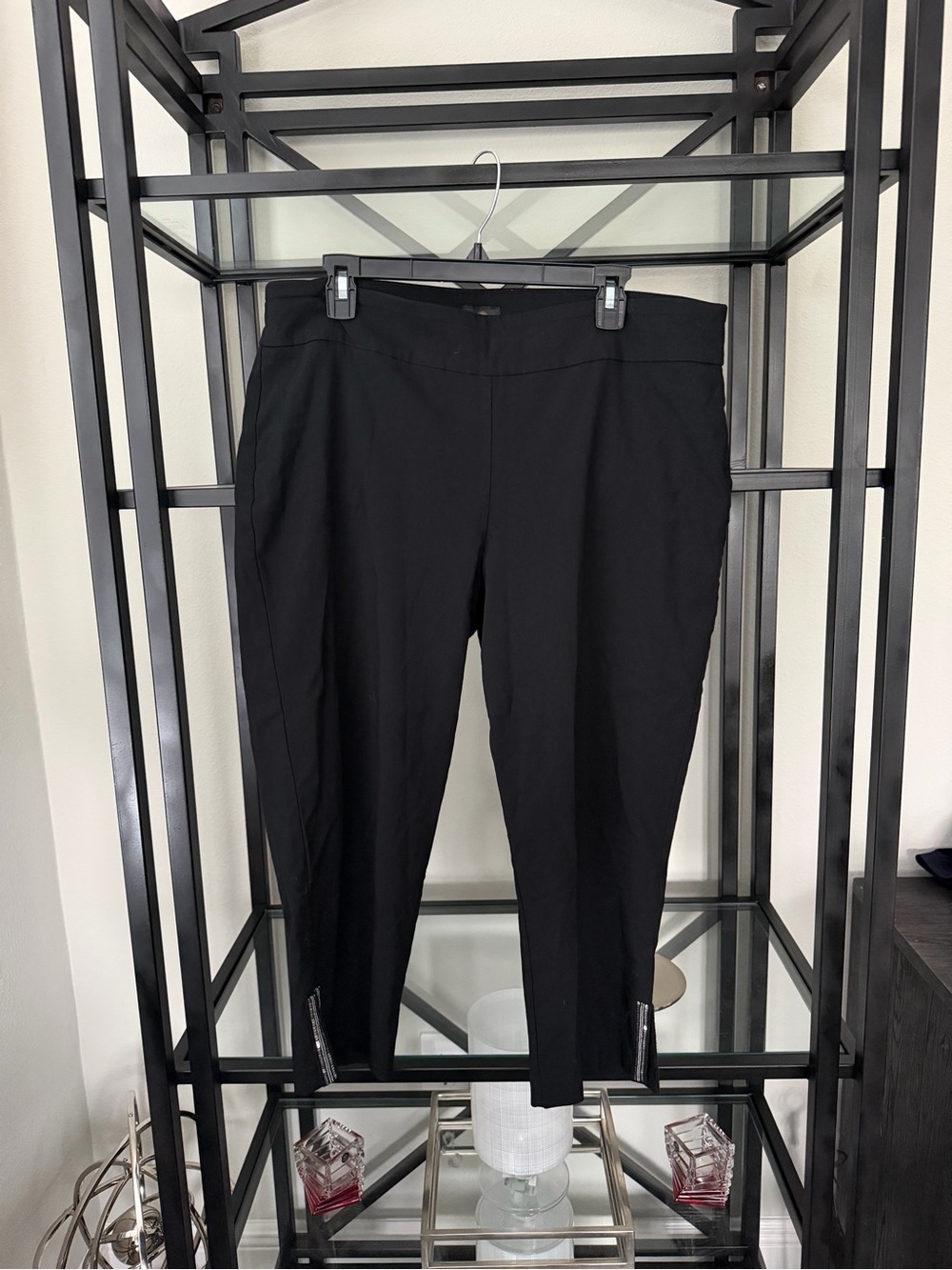JM Collection Black Stretch Capris